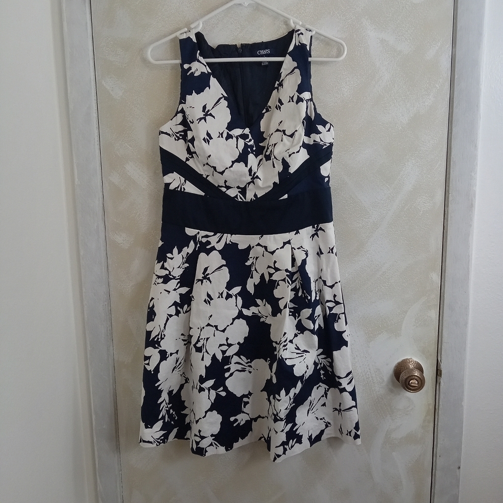Size 8 Chaps Floral Navy and White V Neck Sleeveless Fit and Flare Style Dress